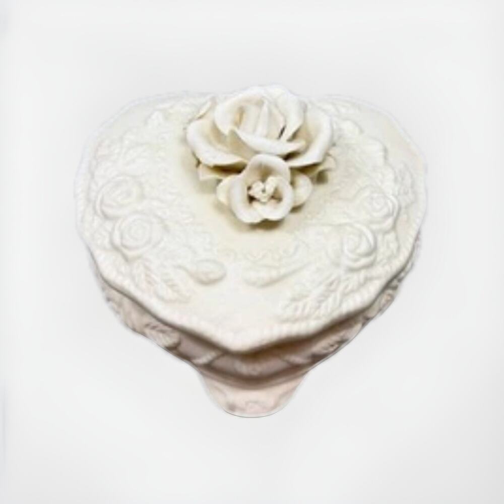 Vintage Heart Shaped Jewelry Trinket Box Roses Lid Ivory Decorative